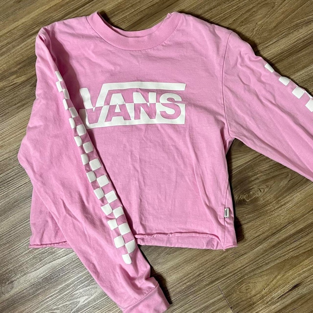VANS ®️ Cropped Pink Long Sleeve T-Shirt